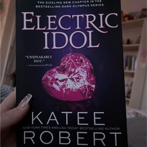 ELECTRIC IDOL KATEE ROBERT